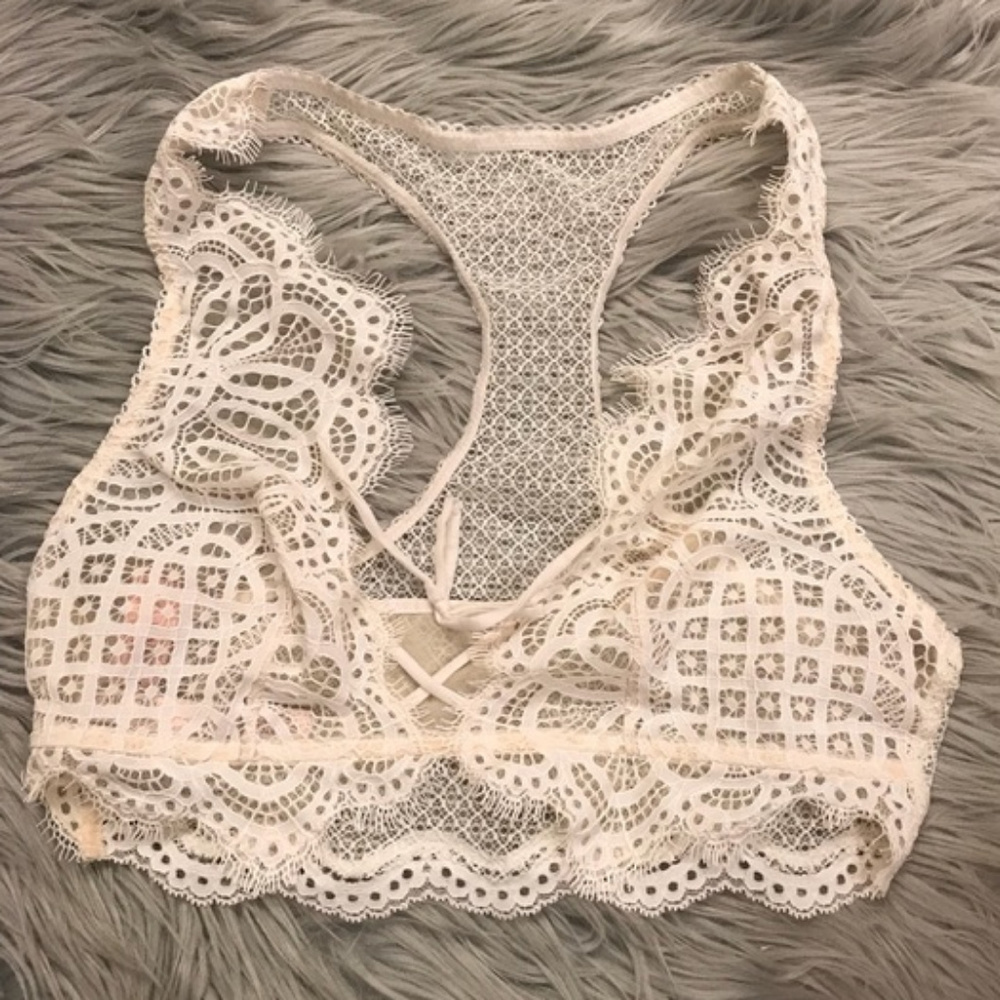 White Lace Victoria’s Secret Bralette NWT